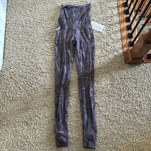 Lululemon hug your core SHR tight 28 inch